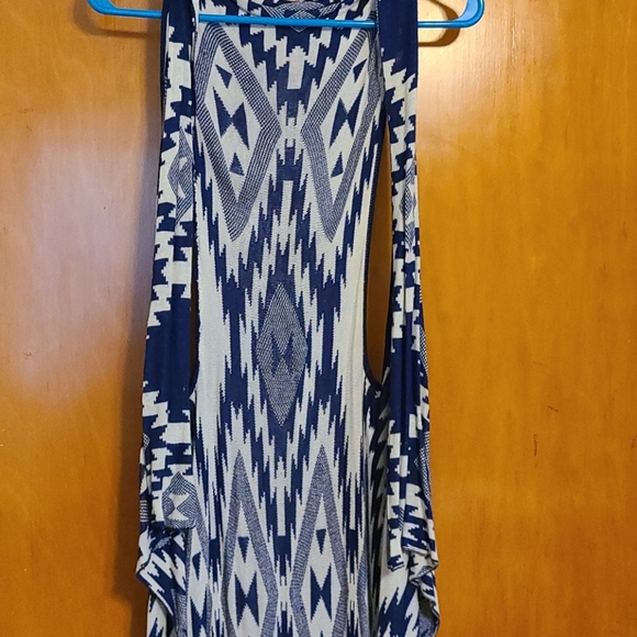 Duster - Picture 2 of 5